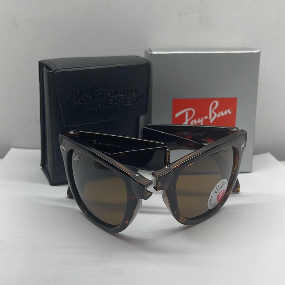 BNWT Ray-ban Folding Polarized Unisex wayfarer Tortoise/Browns RB4105 sunglass